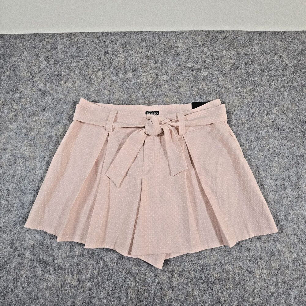 NWT SoHo Apparel Shorts Women 12 Light Pink Polka Dot Tie Pleated Front Pockets